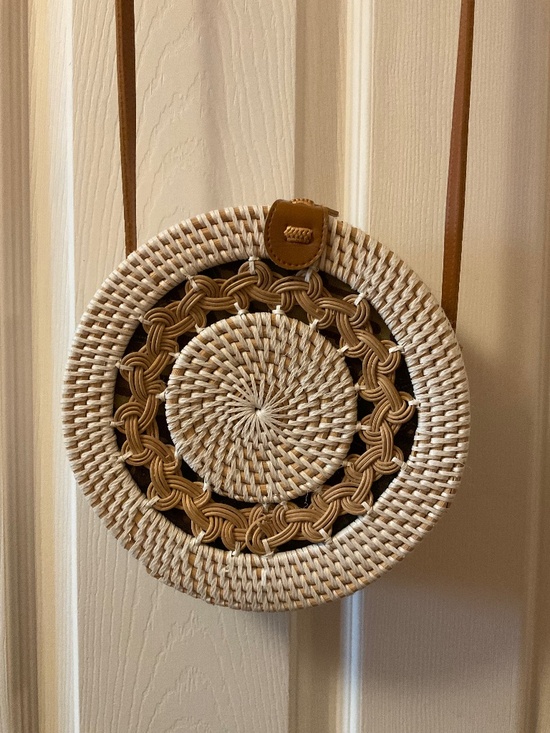 Handbags - Basket circle purse